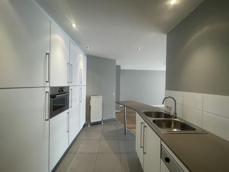 Licht en ruim appartement met terras in hartje Rijkevorsel - Photo 2