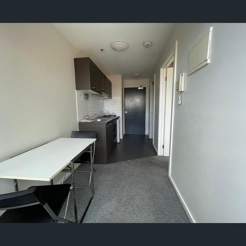 STUDENT ACCOMMODATION - FULLY FURNISHED IN THE HEART OF HAWTHORN - Photo 1