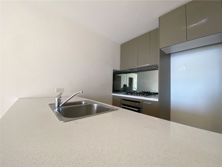 2202/241 City Road - Photo 4