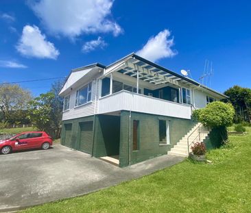 Bright harbour home - Photo 1