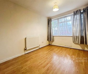 Larksfield, Englefield Green, Egham, Surrey, TW20 0RA - Photo 6