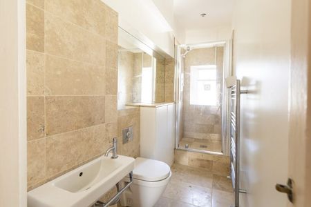 2 Bed Flat - Photo 5