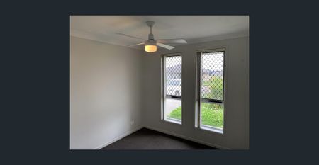 FOUR BEDROOM FAMILY HOME - GREAT LOCATION - Photo 2