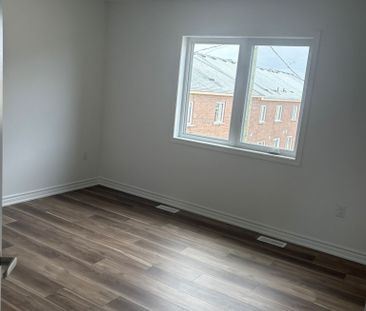 For Lease - 228 Greer Street, Barrie, Ontario - Photo 5