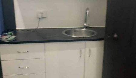 central character half house 2 bedroom plus study - Photo 3