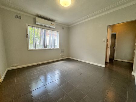 Fully Renovated 3-Bedroom Home - Photo 4