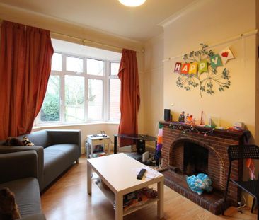 4 bedroom semi-detached house to rent - Photo 1