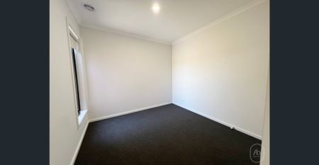 Brand New Modern Home in a Fast-Growing Strathtulloh Estate - Photo 5