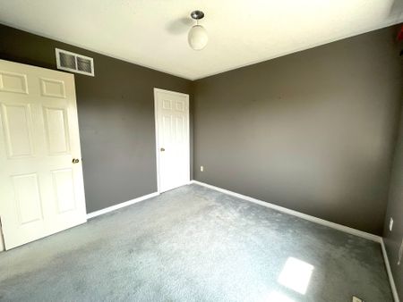 For Lease - 2136 Golden Orchard Trail, Oakville, Ontario - Photo 5