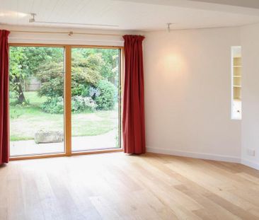 3 bedroom detached bungalow to rent - Photo 2