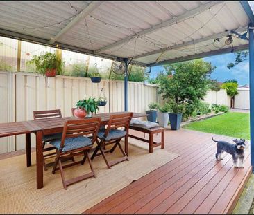 Spacious Family Home in Prime Cranebrook Location - Photo 6