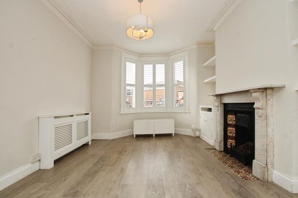 3 bedroom terraced house to rent - Photo 1