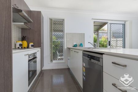 3 Bedroom Townhouse - Photo 2