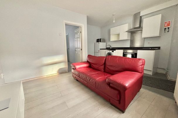 Bellevue Road, SOUTHAMPTON - Photo 1