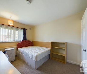 4 bedroom terraced house to rent - Photo 5