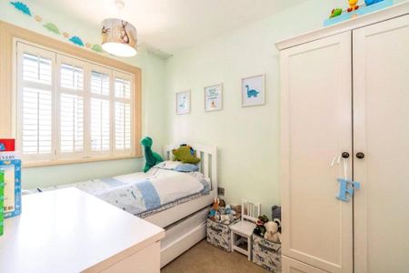 3 bedroom end of terrace house to rent - Photo 4