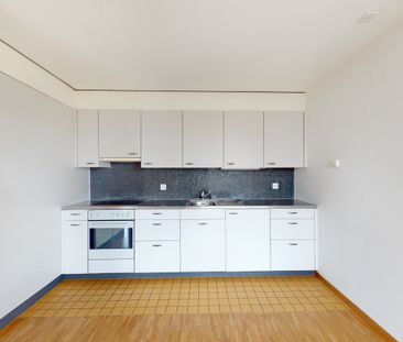 Schöne Wohnung an zentraler Lage! - Foto 2