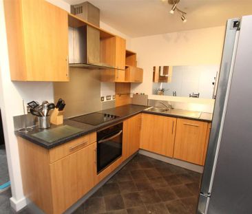 2 bedroom flat to rent - Photo 4