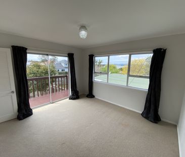 Unit 1, 81 Litten Road, Cockle Bay, Auckland - Photo 2