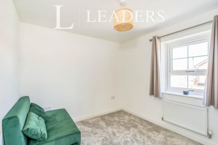 3 bedroom semi-detached house to rent - Photo 3