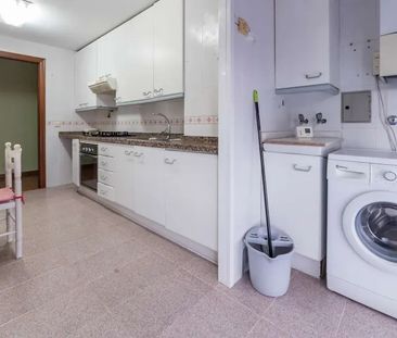 Carrer de Campoamor, Valencia, Valencian Community 46022 - Photo 4