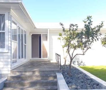 Tidy 3 bedroom house - Photo 4