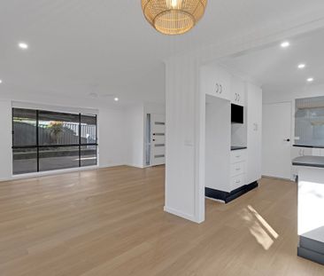 Charming 3 Bedroom Home in Quiet Cul-de-sac - Photo 1