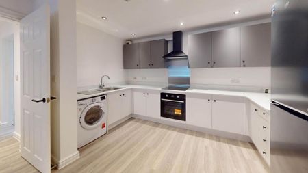 3 bedroom flat to rent - Photo 4