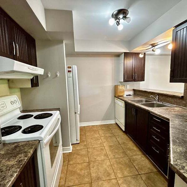 37 Robinson Ave, Sandy Hill, Ottawa, ON - Photo 1