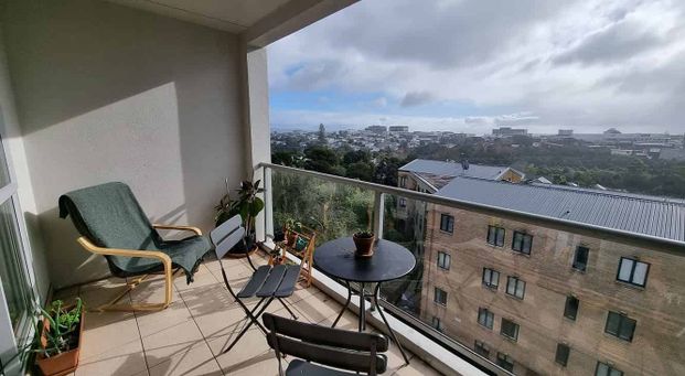 Chic uptown 2BR Apt with stunning views & carpark - Photo 1