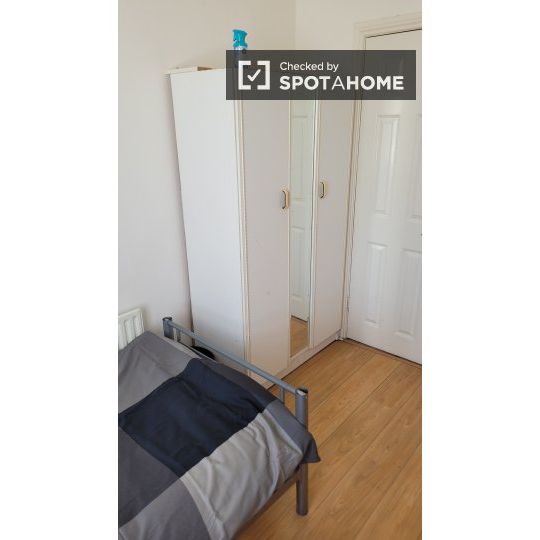 Room in a shared 7-bedroom flat for rent in Ballybough - Photo 1
