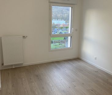 Location Appartement 2 pièces 45m² MAROMME 76150 - Photo 2