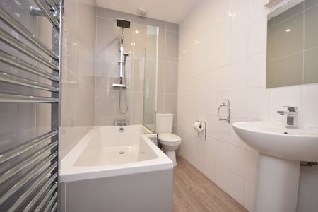 704A, King Lane, Leeds, West Yorkshire, LS17 7AW - Photo 5