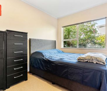 Neat and tidy 2 bedroom unit on top street - Photo 4