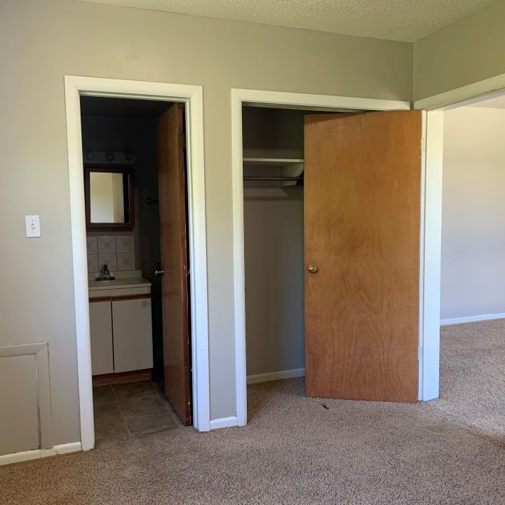 8 4323 51 Avenue - Photo 1