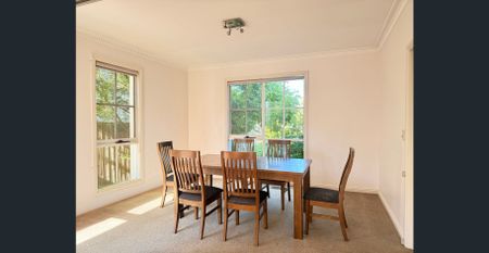 Elegant 5-Bedroom Family Home in Prime Balwyn North Location - Photo 4