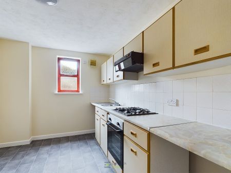 Victoria Road South, Farriers Court, PO5 - Photo 4