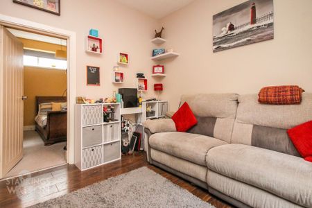 Cerdic Place, Marine Parade, Great Yarmouth - Photo 2