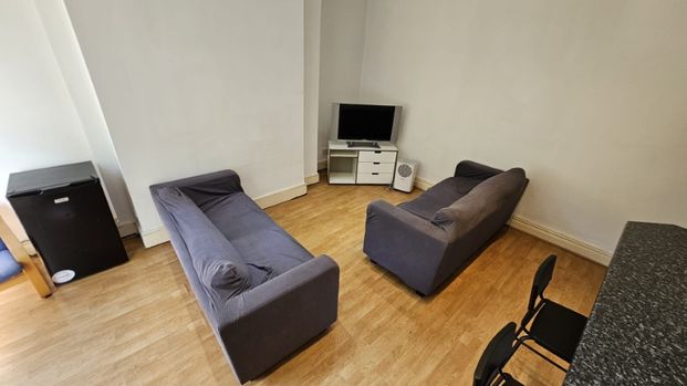 Talbot Avenue, Burley, Leeds, LS4 2PG - Photo 1