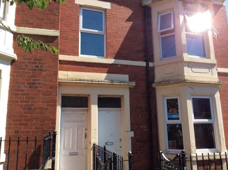 5 bedroom flat to rent - Photo 3