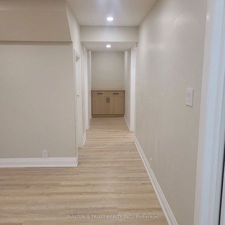 For Lease - 657 Chaleur Place, Newmarket, Ontario - Photo 2