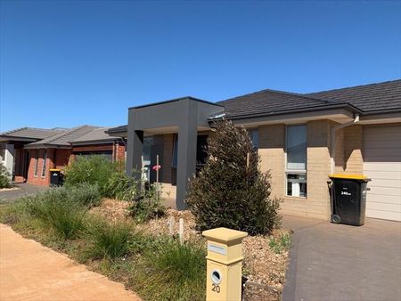Spacious 4-Bedroom Home with Modern Comforts - Photo 2
