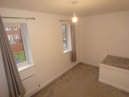 2 bed House - To Let - Photo 2