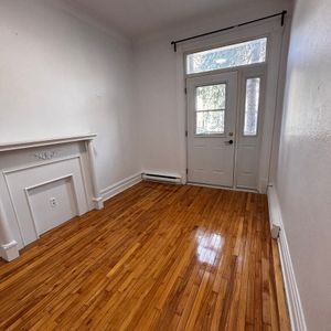 1 Chambre 1 Salle De Bain - 4688 Rue Hutchison, Montréal - Photo 3