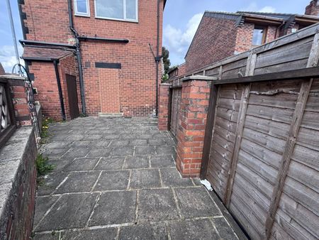 Portlands, Fairfield Avenue Bramley - Photo 2