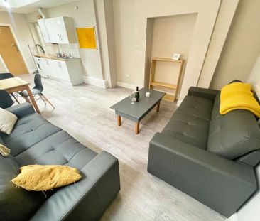 6 bedroom terraced house to rent - Photo 2