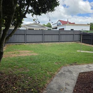 3 beds on Fergusson - Photo 3