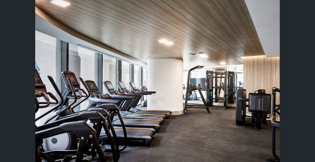 Furnished 1 Bedroom with Study in Queens Place High Rise with a stunning city view - Photo 1