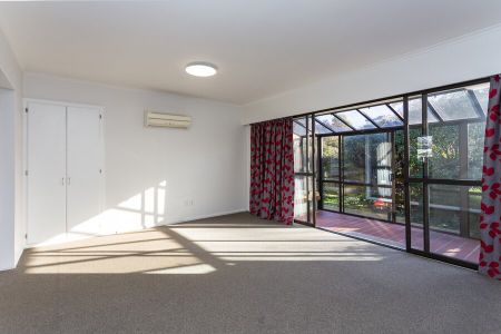 Five large bedrooms – 400m to UC – Ilam – Available Feb2027 - Photo 3