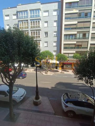 León Capital - Photo 2